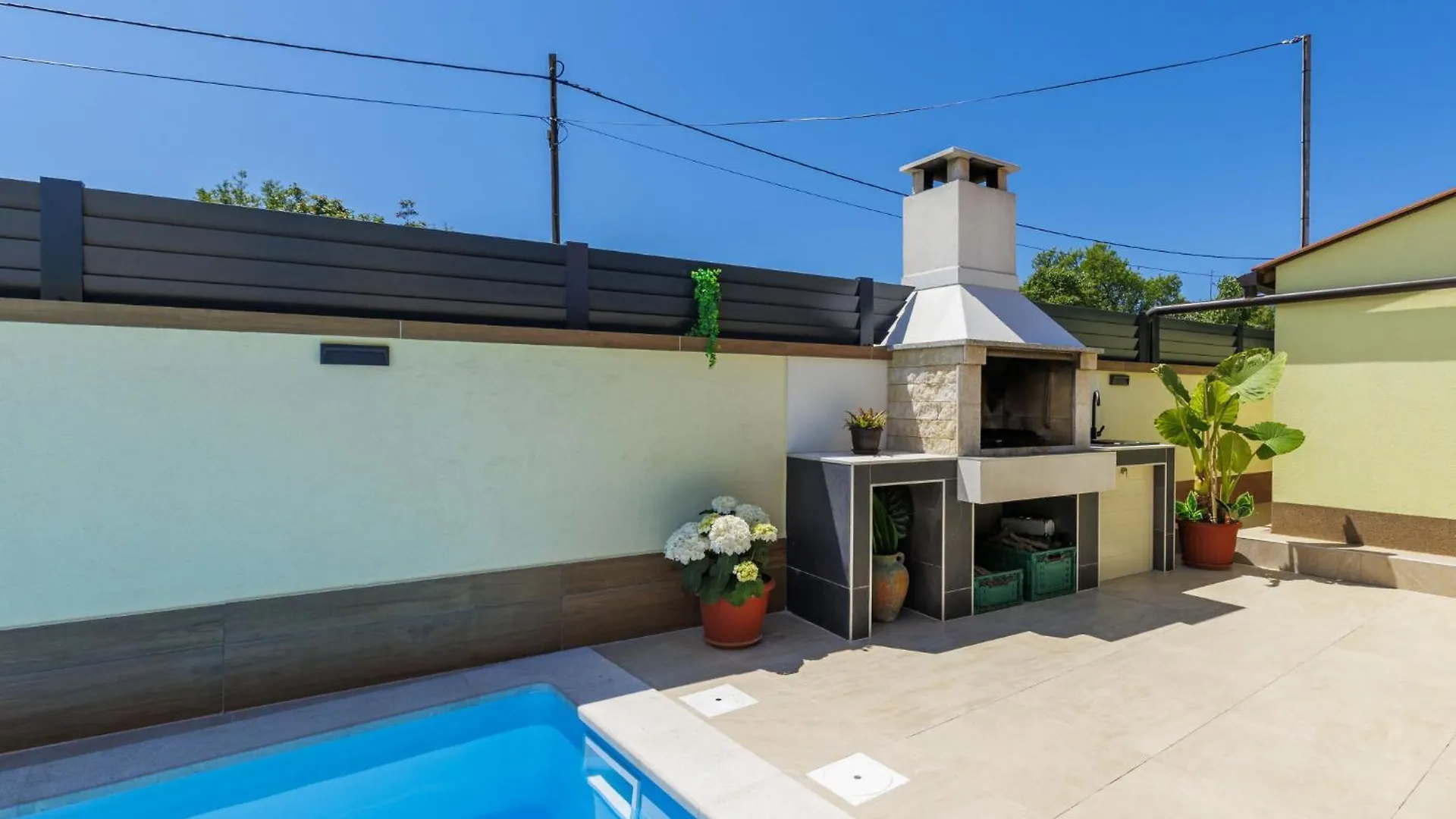 פולה Holiday Home Laura By Interhome 0*,  קרואטיה